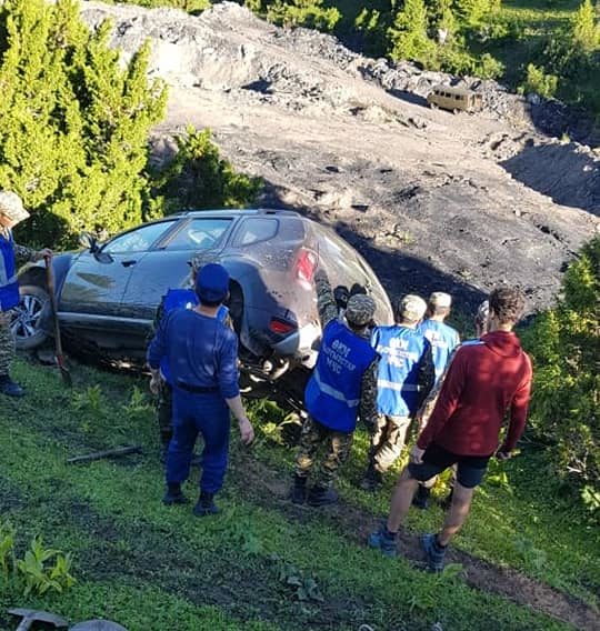 Ысык-Көлдө жол кырсыгына кабылган туристтер куткарылды