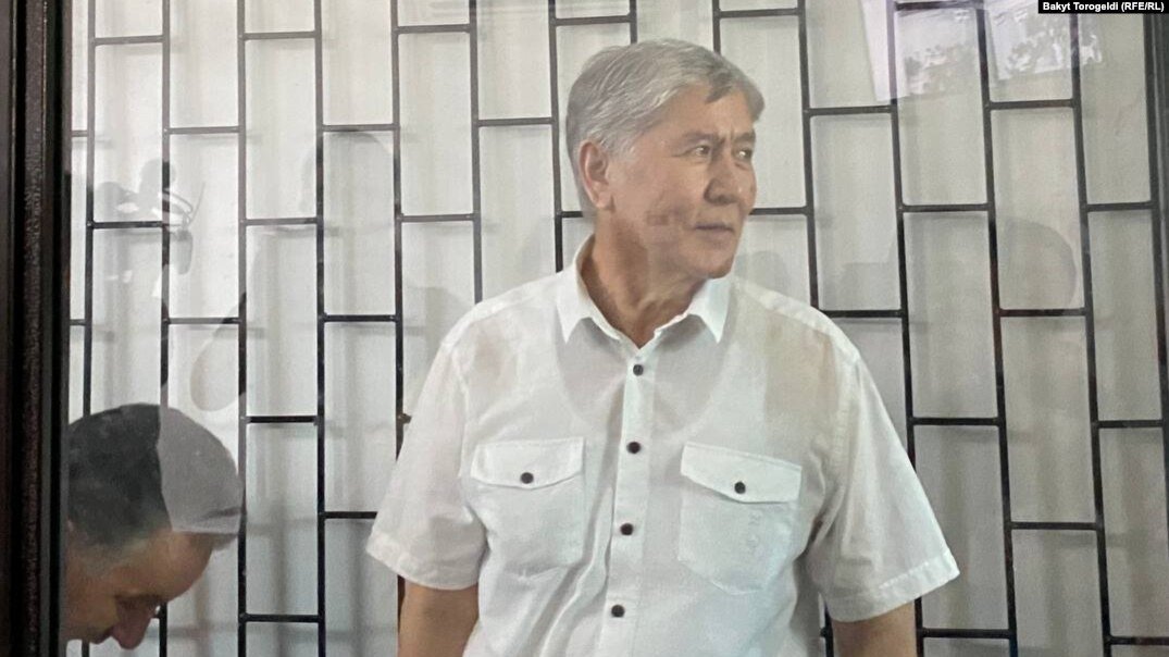 "Атамбаевди бошотушабы?". Экс-президенттин адвокаты жооп берди