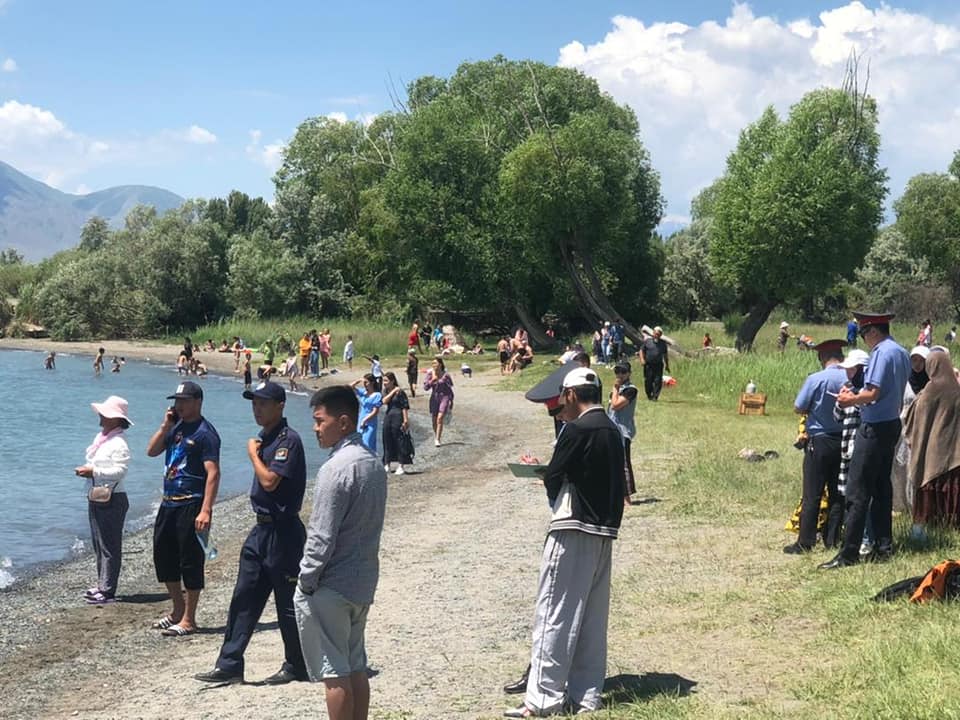 Балыкчыда 16 жаштагы сууга чөгүп кеткен кыз изделүүдө