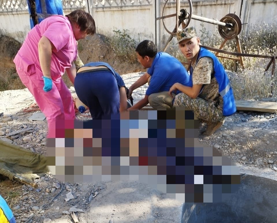 Чүйдө кудук казып жатып, көз жумган үч жаран бир туугандар экени айтылууда