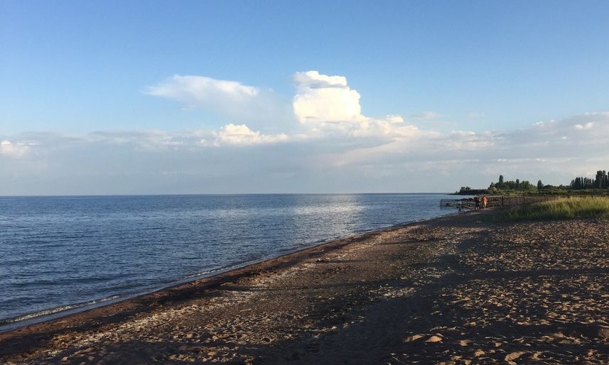 Ысык-Көлдөгү пансионатта 15 жаштагы өспүрүм сууга чөгүп кетти