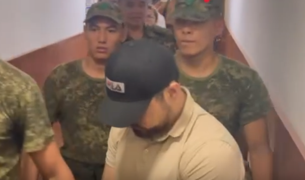 Бишкекте апасы, кызы жана уулу киши колдуу болгон окуя боюнча соттук отурум башталды