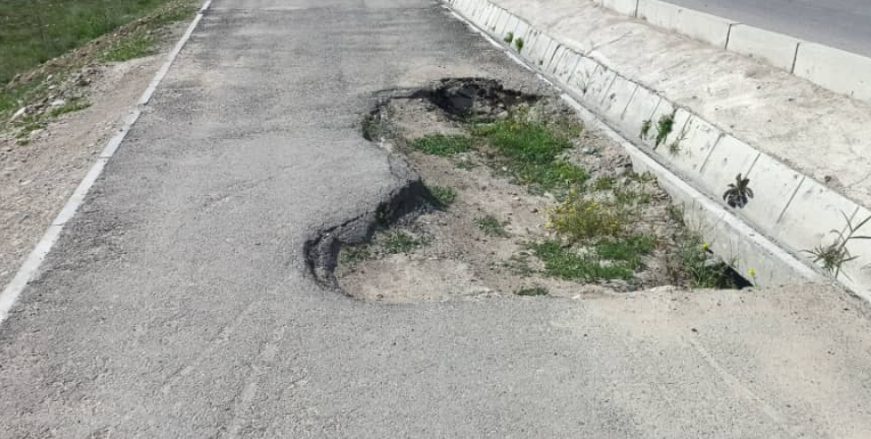 Караколдогу жол сапатсыз курулуп, мамлекетке 1,7 миллион сом зыян келтирилген