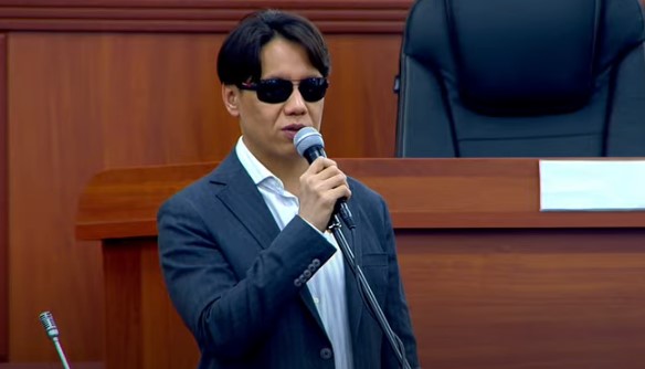 Бишкекте бассейнге чөгүп кеткен жигиттин апасы депутатка кайрылды